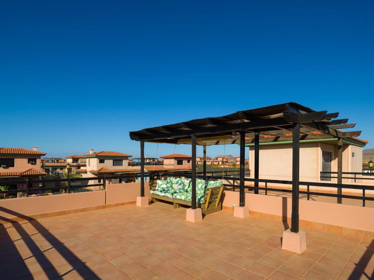לה אוליבה Private Terrace Majanicho Home -Garden & Pool מראה חיצוני תמונה